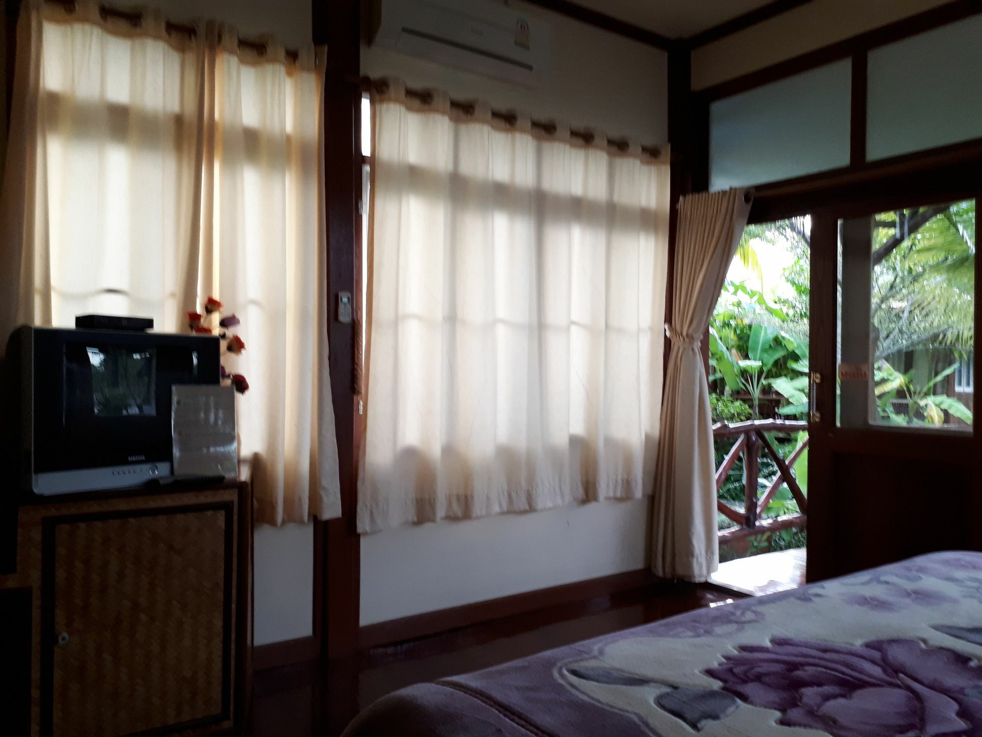 Sansuk Resort Амфава Екстериор снимка